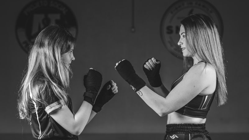 Foto demonstrando um golpe de Muay Thai